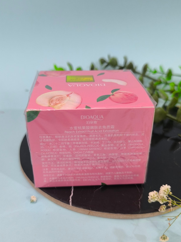 خرید ماسک و اسکراب صورت کوچک کننده منافذ پوست صورت هلویی بیوآکوا