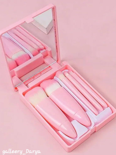 قیمت ست براش جعبه دار ۵ عددی مستطیلی رنگ صورتی برای سایه رژگونه کرم پودر پودر فیکس کانتور کانسیلر قابله استفاده است.