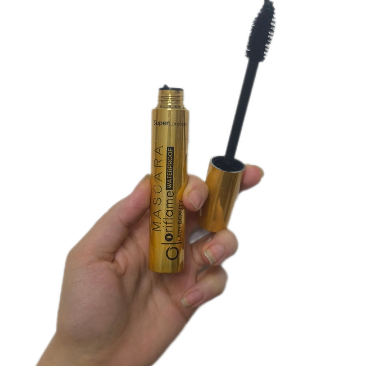 قیمت خرید اینترنتی ریمل حجم دهنده با رنگ کاملا مشکی طبیعی