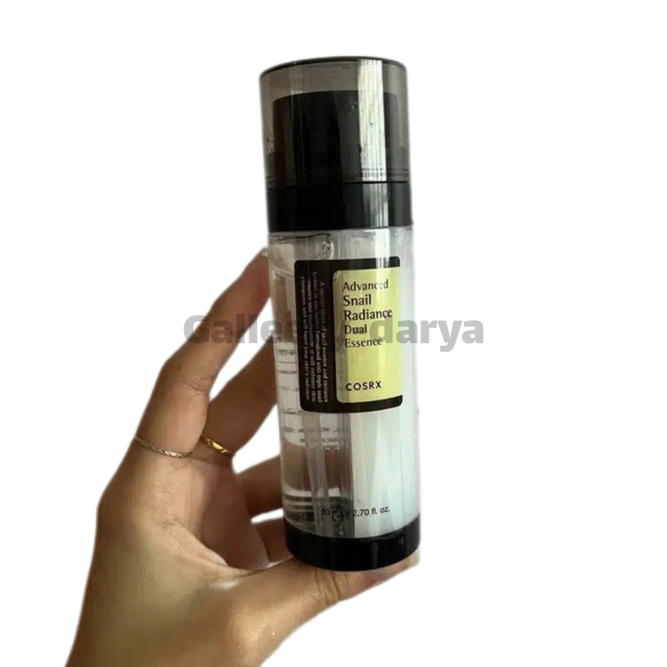 نمای نزدیک از دابل سرم حلزون برند کوزارکس Cosrx کاملا اصل. حاوی نیاسینامید. هیالورونیک اسید.