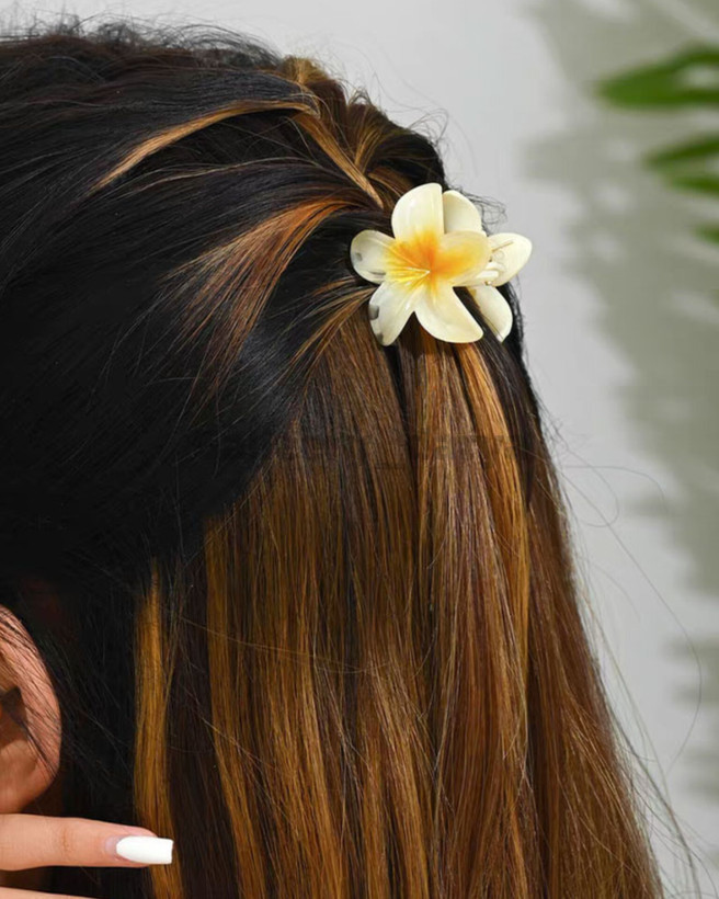 مینی کلیپس پلومریا پینترستی سایز کوچک رنگ لیمویی