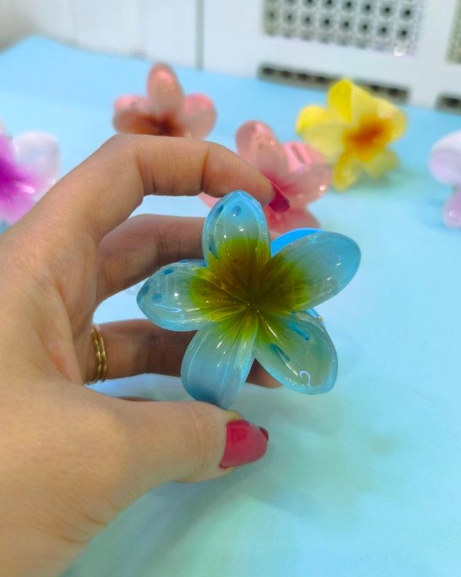 کلیپس پلومریا سایز متوسط رنگ آبی ترند پینترستی و اینستاگرام در سایت گالری دریا