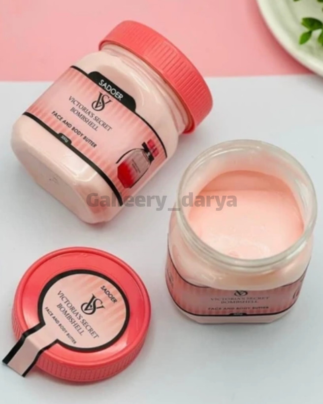 لوسیون رایحه ویکتوریا سکرت برند سادور SADOER. بافت سبک.