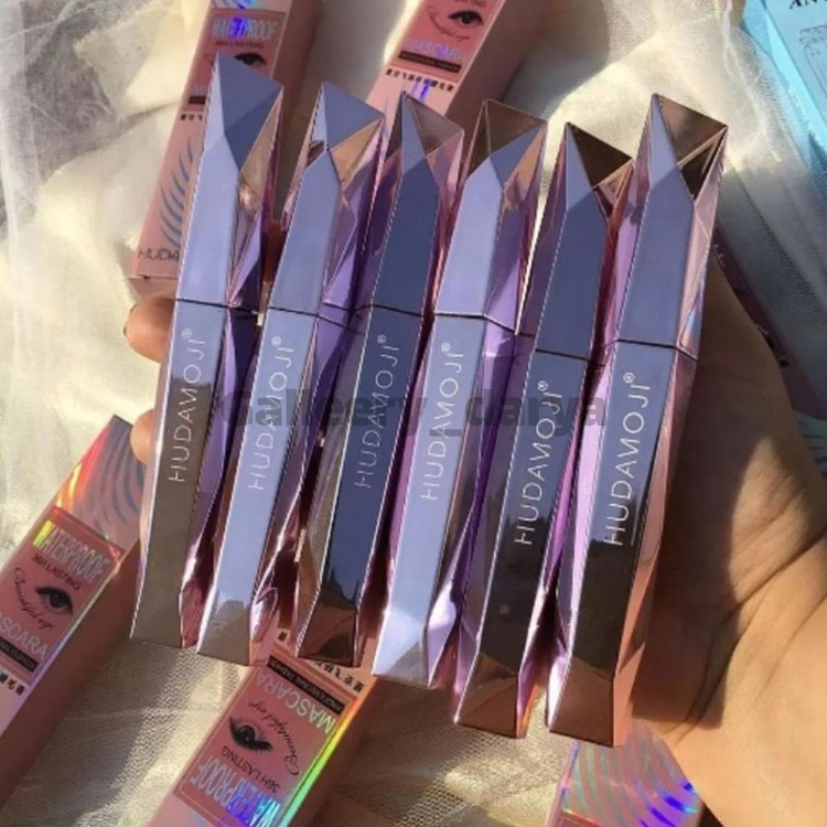 ریمل مشکی طرح الماسی برند هدی موجی HUDAMOJI